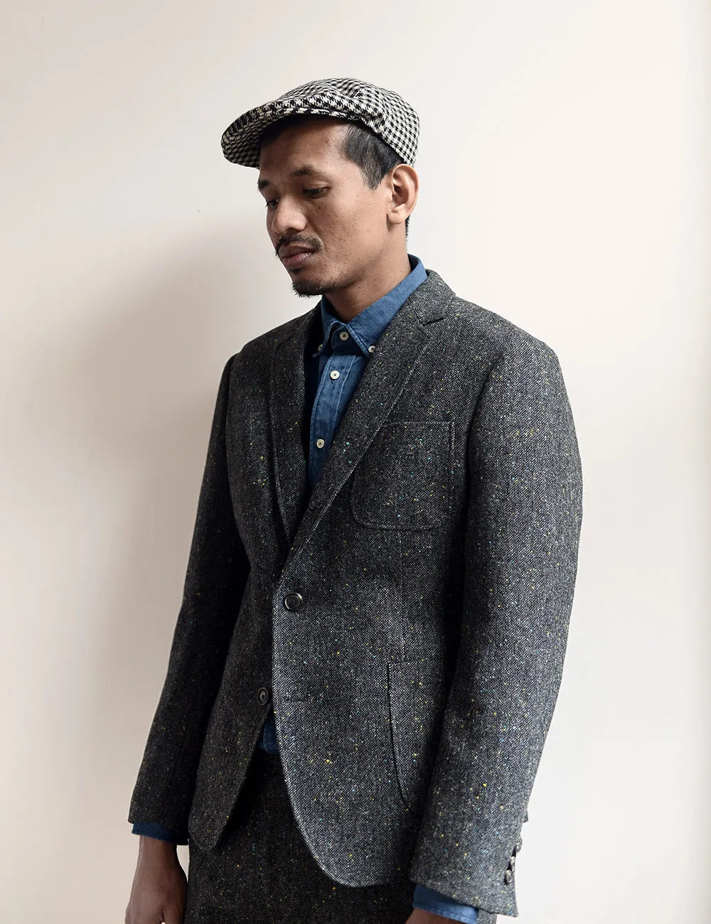 BKT50 Tailored Trouser in Flecked Donegal Tweed - Lead Gray