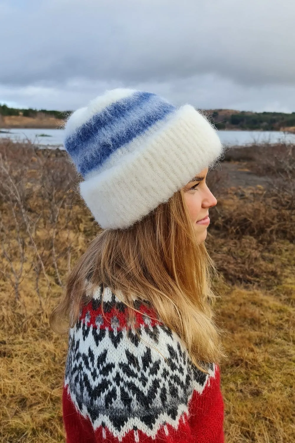 Brushed Wool Hat - White / Blue