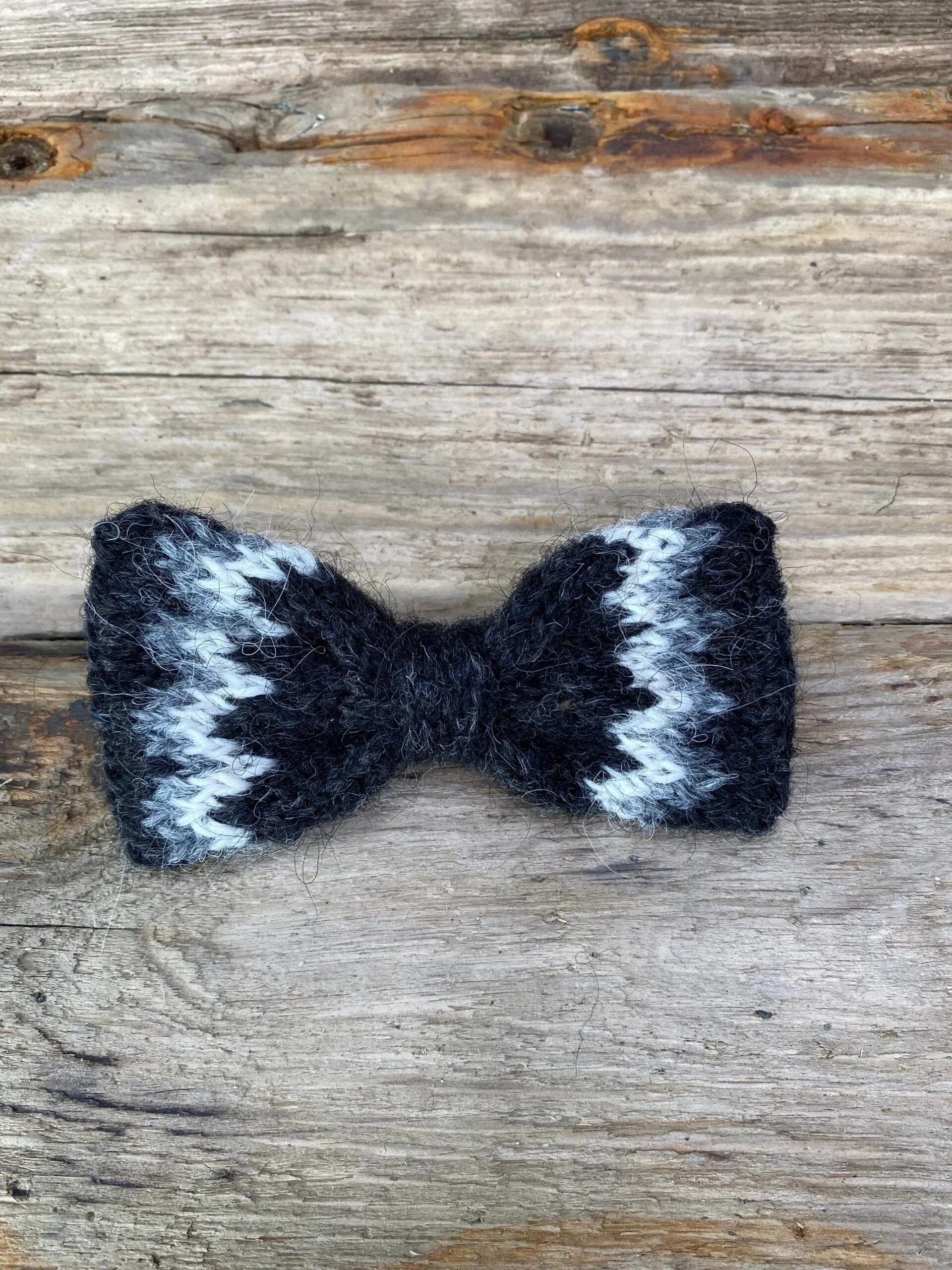 Knitted Wool Bow Tie - Greyish