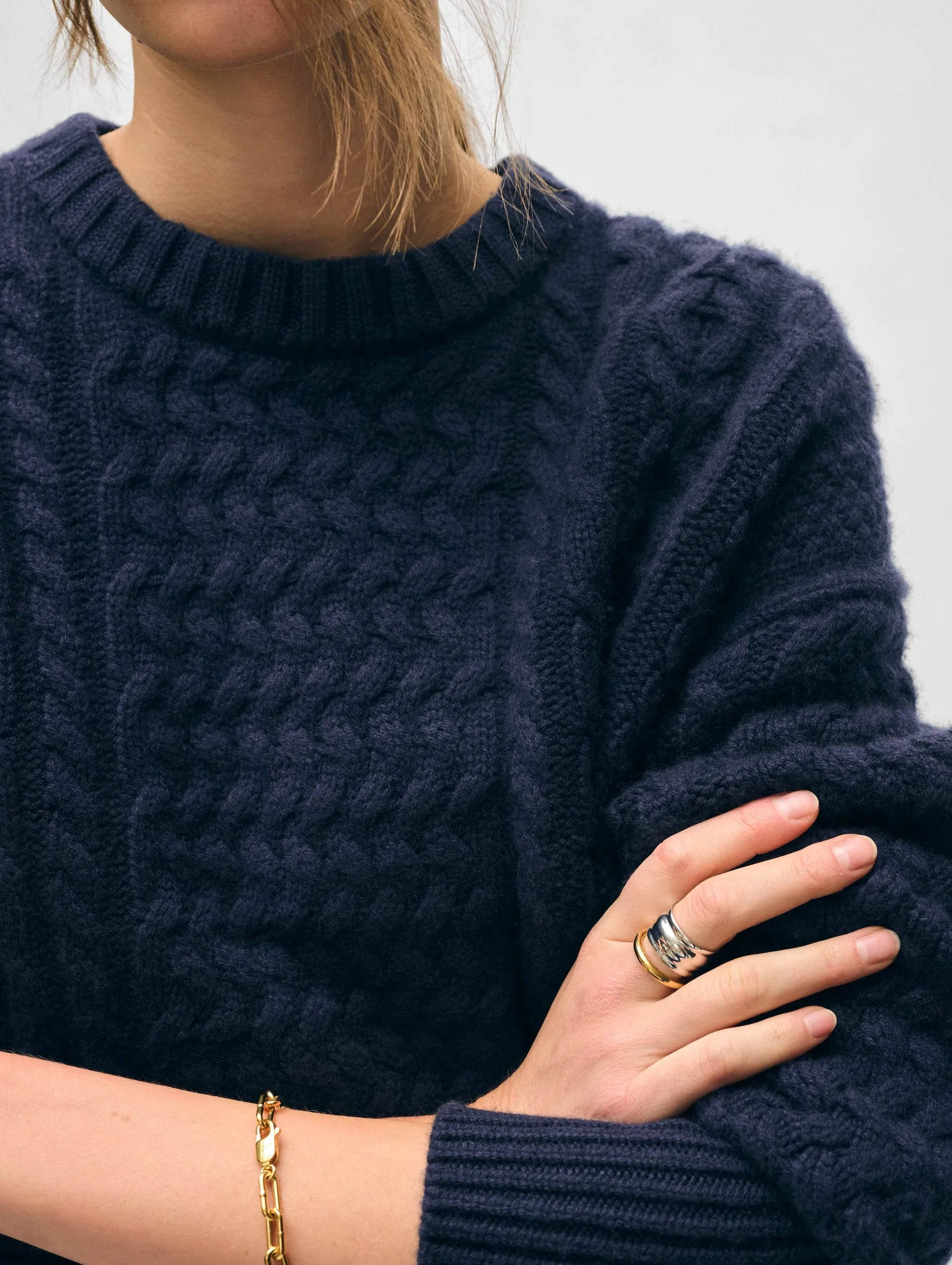 White   Warren - Merino Cashmere Cable Crewneck in Navy