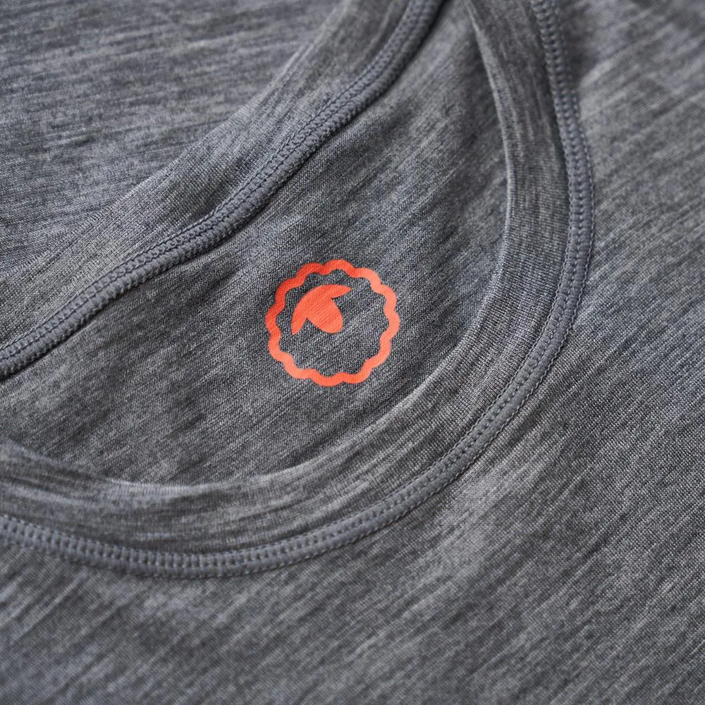 Womens Merino 150 Emblem Tee (Charcoal)